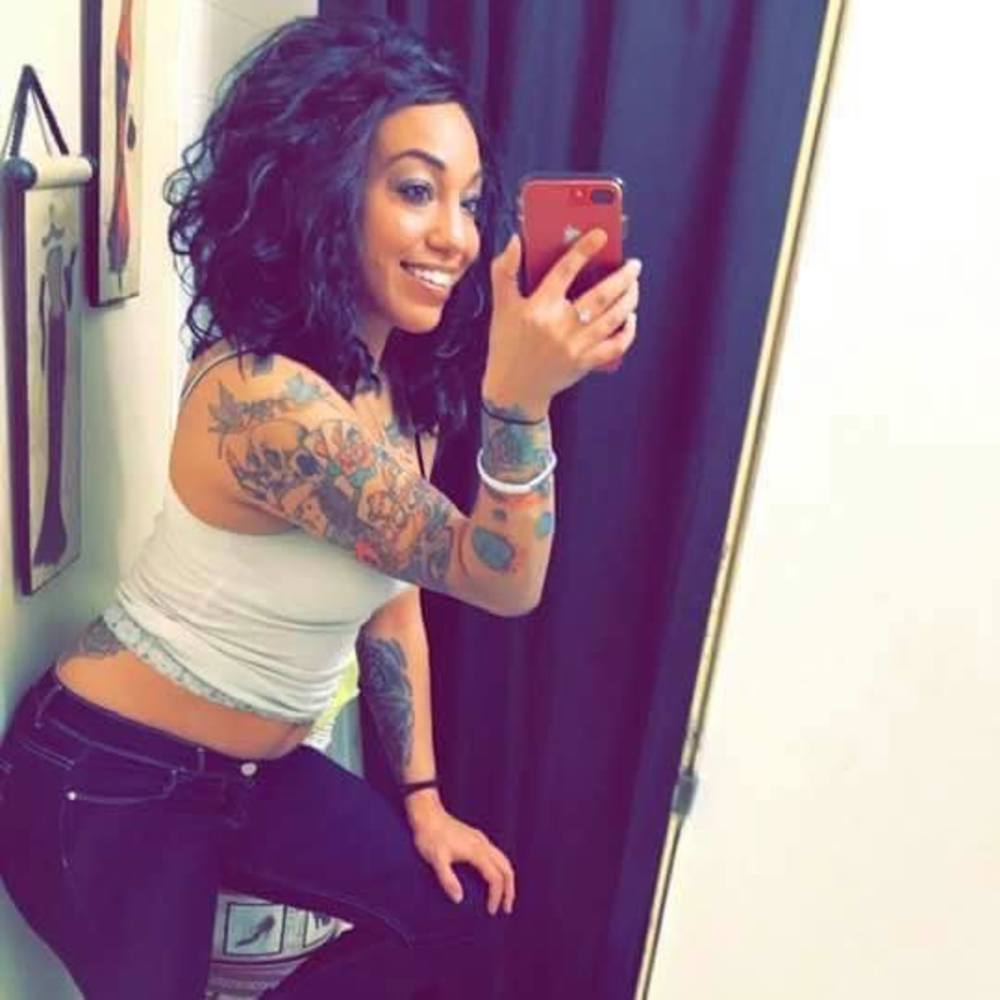 Meet your Posher, Alexis